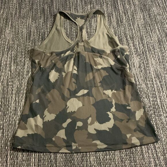 Athleta limitless keyhole camo tank - Picture 2 of 5
